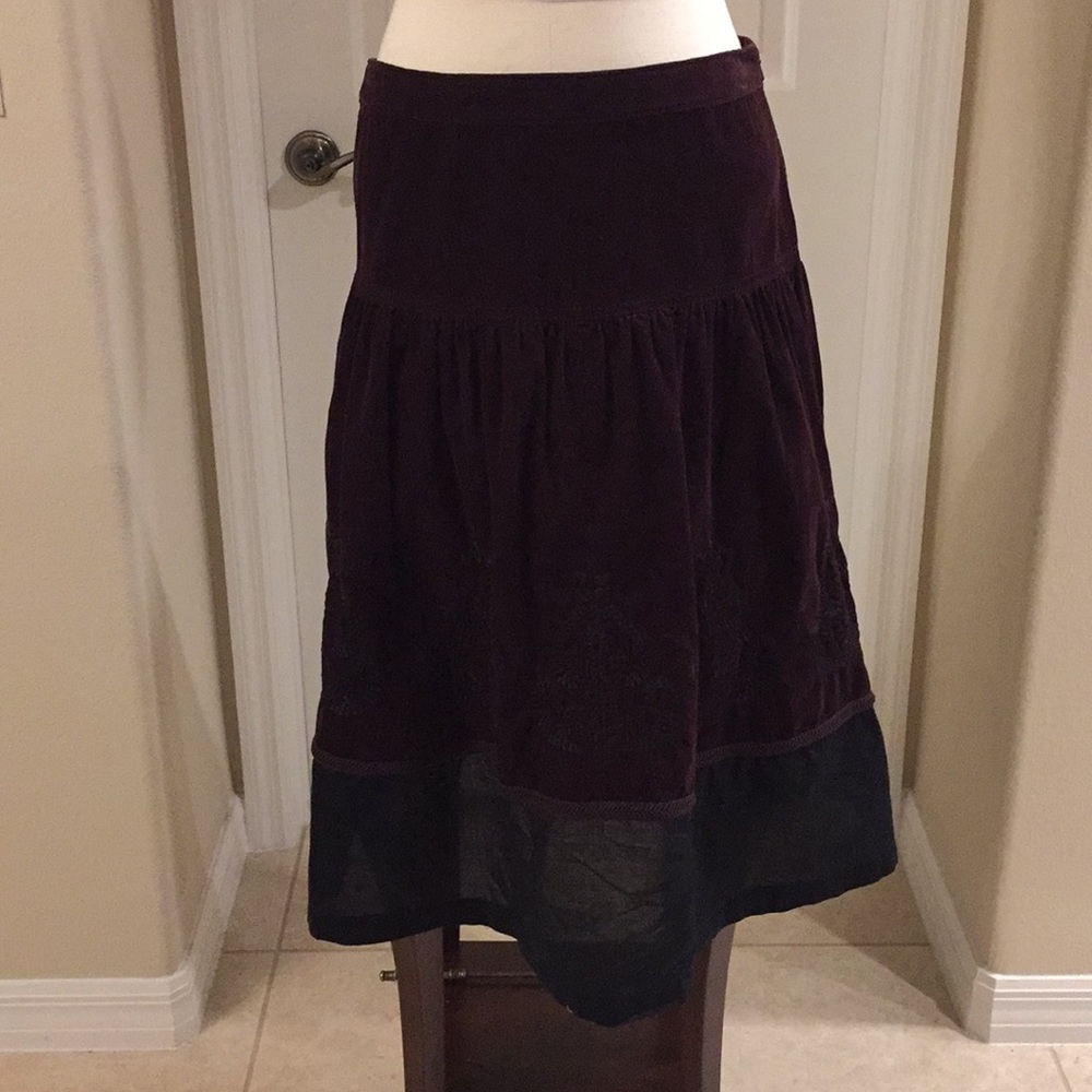 Midi Skirt. Burgundy corduroy embroidered